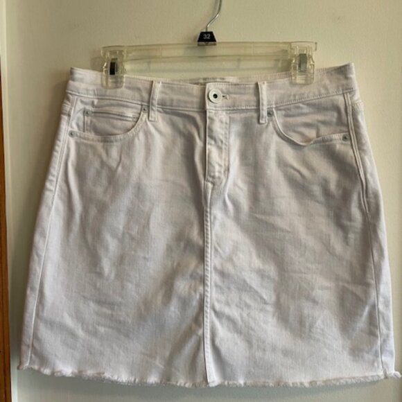 VINEYARD VINES Delaney Denim Mini Skirt White 8 - Picture 2 of 16